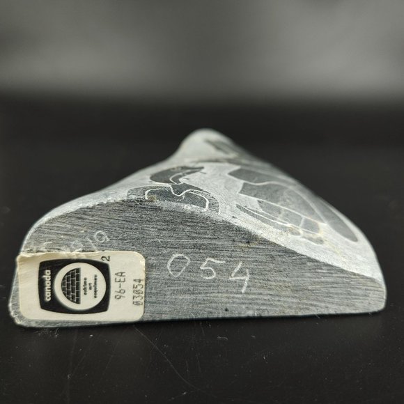 Inuit Eskimo Carving Etching Soapstone Soap Stone Sculpture CAN Igloo Tag Signed - Picture 10 of 13